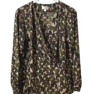 Belle by Kim Gravel Top Size Medium Olive Camo Print Blouse Long Sleeve Crossove